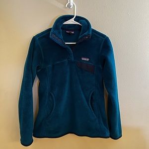 Patagonia dark blue/turquoise fuzzy women’s quarter zip fleece